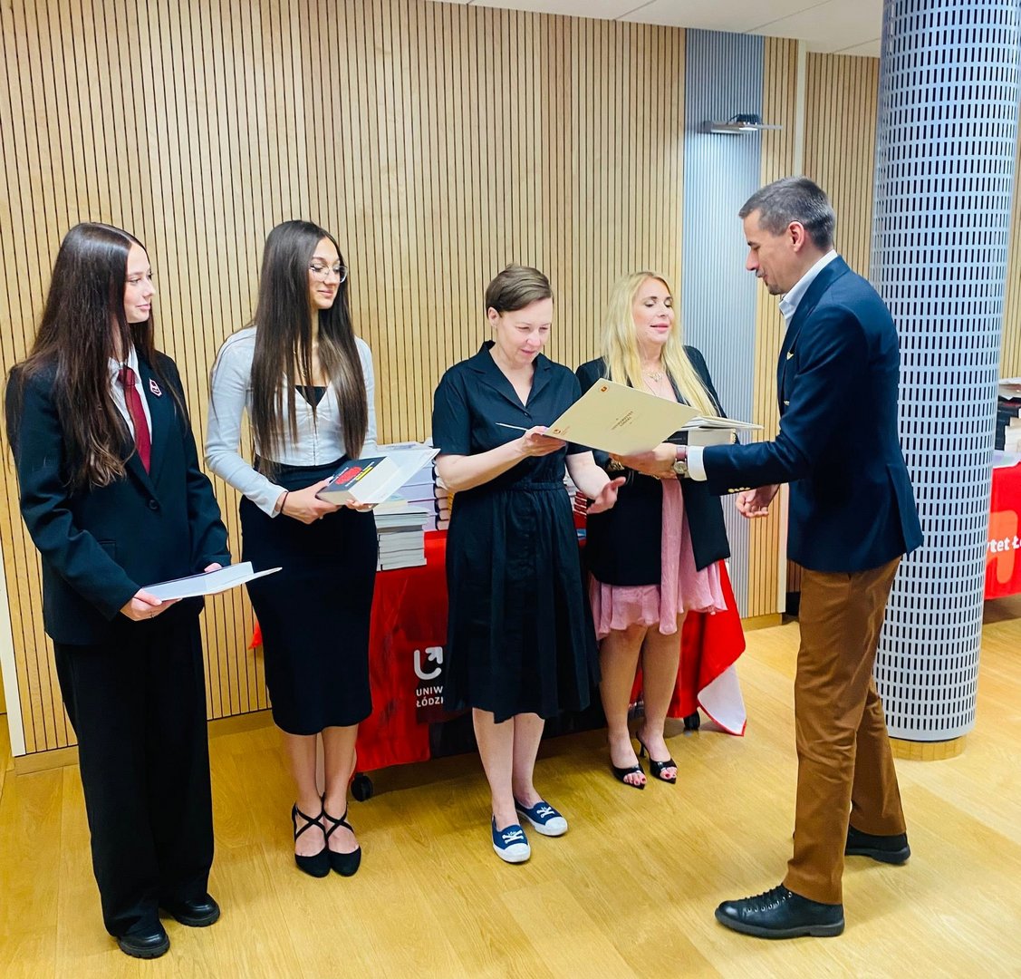 Zdolny Uczeń – Świetny Student Zdolny Uczeń – Świetny Student