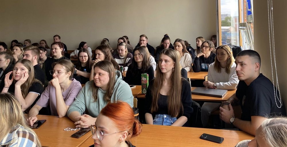 krew, dowody i nauka