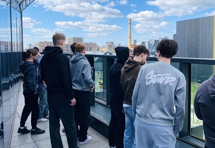 Uczniowie czterech klas maturalnych z 47 LO odwiedzili Centrum Kształcenia Pedagogów Sportu