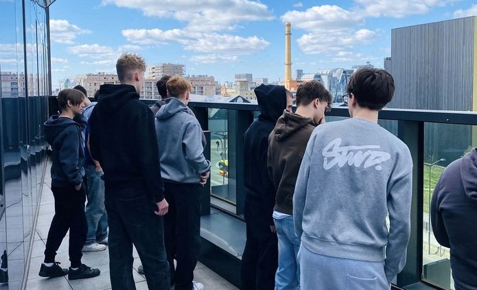 Uczniowie czterech klas maturalnych z 47 LO odwiedzili Centrum Kształcenia Pedagogów Sportu